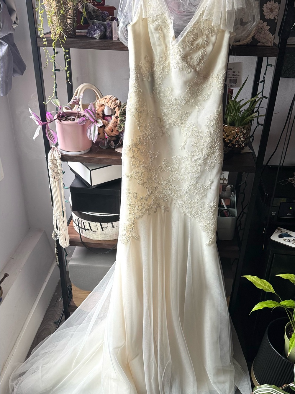 Vera Wang WHITE Ivory Lace AppliquΓ© V-Neck soft mermaid wedding dress